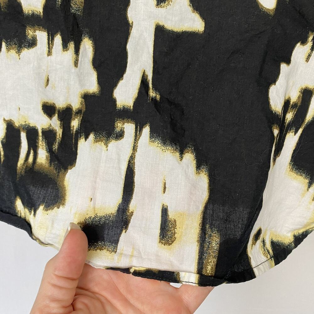 Chicos Top Size 3 Black Abstract Print Button Up Lightweight Neutral Artsy XL 1X - Picture 5 of 14